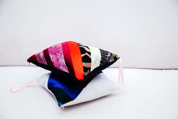 Throw pillows - Image 3